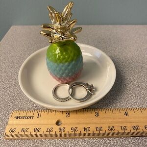 Pineapple rainbow ring holder